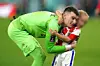 Dominik Livaković i vatreni navijač