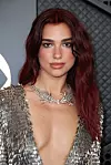 Dua Lipa na dodjeli Grammyja 2024.