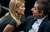 Rosamund Pike s Rowanom Atkinsonom u filmu Johnny English Reborn.