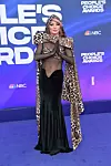 Shania Twain poigrala se stylingom i stihovima