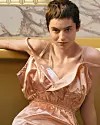 Emma Corrin zaštitno je lice parfema