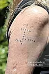 Nova tetovaža ispod koje se nazire srce