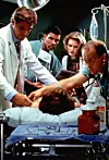Glumačka ekipa popularnog televizijskog serijala: George Clooney, Eriq La Salle, Sherry Stringfield i Anthony Edwards u akciji