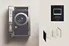 Veliki instant fotoaparat Lomography 219 €/ Široke instant fotografije FujiFilm 29,99 €/ Fotoalbum A5 tvrdog uveza 18,99 €, sve Zara Home