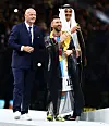 Lionel Messi, Gianni Infantino (predsjednik FIFA-e) i šeik Tamim bin Hamad Al Thani