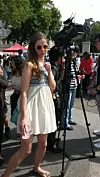 Tada još uvijek nije radila na televiziji, ali je pozirala za 'javljanje uživo'