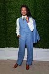 Simone Ashley pojavila se na US Openu u odijelu koje iznimno podsjeća na model u filmu 'Annie Hall'