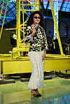 Olivia Dean na reviji modne kuće Chanel