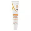Aderma Protect Invisible Fluid kao podloga za blagi make-up.