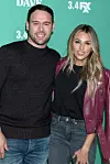 Scooter Braun sa suprugom Yael Cohen.