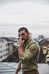 Slavko u Les Deux hlačama i Lindbergh košulji (Zalando)