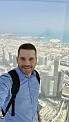 Dejan Nemčić na vrhu Burj Khalife.