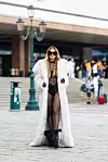 Rita Ora u Veneciji se pojavila u odjevnoj kombinaciji s potpisom brenda Nina Ricci