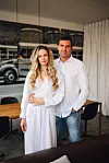 Igora i sebe za pet do deset godine vidi sretne, mirne i povezane - baš kao što su sada, ali još dublje ukorijenjene jedno u drugo