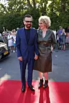 Björn Ulvaeus i Christina Sas na crvenom tepihu 2022. godine