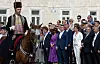 Sinj, 090820. 305. Sinjska alka, tradicionalna viteska igra kojom se slavi pobjeda nad osmanlijskim osvajacima od 14. kolovoza 1715. godine odrzava se u Sinju. Na fotografiji: Alkarska povorka na ulicama Sinja. Foto: Bozidar Vukicevic / CROPIX