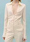 Mango x Victoria Beckham košulja od svile (prije 80 eura, sada 54,99 eura)