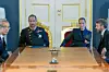 Kralj Haakon VIII. i princeza Ingrid Alexandra, nova prijestolonasljednica na današnjem sastanku kabineta u kraljevskoj palači u Oslu