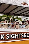 Do svečane večere su gosti išli busom za turiste