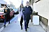 Zagreb, 050120. Predsjednicki kandidat Zoran Milanovic glasuje u pratnji supruge Sanje Music Milanovic u Krajiskoj ulici na drugom krugu izbora za predsjednika RH. Na fotografiji: Zoran Milanovic u pratnji supruge odlazi s birackog mjesta. Foto: Boris Kovacev / CROPIX