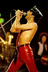 Freddie Mercury na koncertu grupe Queen 1979. u Londonu.