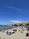 Cefalù je gradić uz more s pješčanom plažom koja dodiruje zidine