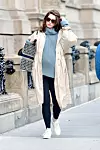 New York, NY - *EXCLUSIVE* - Pregnant actress, Anne Hathaway, seems to have a really heavy pregnancy as the star cradles her ever-growing baby bump while On the way to the park! Anne met with hubby Adam Shulman and son Jonathan. BACKGRID USA 11 OCTOBER 2019, Image: 476261539, License: Rights-managed, Restrictions: RIGHTS: WORLDWIDE EXCEPT IN FRANCE, GERMANY, POLAND, Model Release: no, Credit line: Skyler2018 / BACKGRID / Backgrid USA / Profimedia
