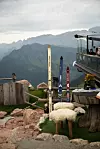 Na terasi planinske kolibe Rifugio Friedrich August