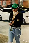 Rihanna u Chanel jakni i Gucci trapericama Fotografija: Shutterstock