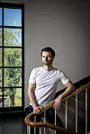 Autor je brojnih nagrađivanih arhitektonskih projekata osjetljive tematike: Židovskog kulturnog društvenog centra u Zagrebu, Islamskog centra i džamije u Osijeku, Osnovne škole za djecu hrvatske i srpske nacionalnosti u Vukovaru i Centra za autizam u Zagrebu