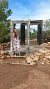 Umjetnička instalacija Las Puertas de Can Soleil - vrata simboliziraju nove puteve i mogućnosti koje se otvaraju u životu