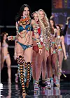 Adriana Lima 2017. na showu Victoria‘s Secret