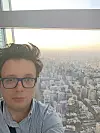 Violinist Krunoslav Marić u neboderu Gran Torre Santiago, najvišoj zgradi Južne Amerike