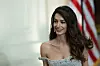 Amal Clooney sada ima smeđu kosu s nježnim pramenovima u nešto svjetlijoj nijansi