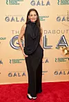 Katie Holmes izgledala je sjajno u crnoj haljini neobičnog kroja