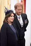 Princeza Eugenia s bratićem princom Harryjem na krunidbi kralja Charlesa III.