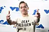 Pete Davidson glais kao problematičan momak.