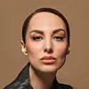 Fotografije NEJA MARKIČEVIĆ/CROPIX Make-up MARIJANA GLUIĆ ZA ARMANI BEAUTY Stilist kose IVICA PALINIĆ ZA KOSA BY A&I Obrada fotografija VJERAN LISJAK