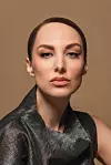 Fotografije NEJA MARKIČEVIĆ/CROPIX Make-up MARIJANA GLUIĆ ZA ARMANI BEAUTY Stilist kose IVICA PALINIĆ ZA KOSA BY A&I Obrada fotografija VJERAN LISJAK