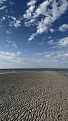 Nepregledna pješčana plaža