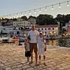 ”Dečki su pametni, energični, razigrani. Čini mi se da mlađi naginje glumi, dok Jan obožava nogomet. Strašno je talentiran i jedva čekamo da nas sve financijski spasi”, govori za Jana i Maksa