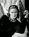 Sa seta filma 'Notorious'