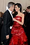 George Clooney sa suprugom Amal 2015.
