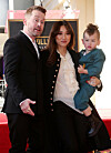 Macaulay Culkin i Brenda Song sa sinčičem Dakotom Songom Culkinom