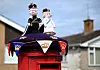 Figurice kralja i kraljice postavljene su diljem Velike Britanije