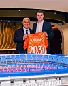 Dominik Livaković u četvrtak je potpisao ugovor s legendarnom Barcom