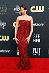Dua Lipa često nosi Pradine haljine, a ovu je modnu kuću odlučila odabrati i za ovogodišnji Critics Awards