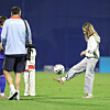 Na fotografiji: Luka Modric sa suprugom Vanjom i djecom.