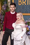 Luke Newton i Nicola Coughlan na premijeri treće sezone popularne serije