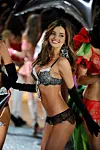 Miranda Kerr na njujorškoj reviji Victoria‘s Secreta 2012.